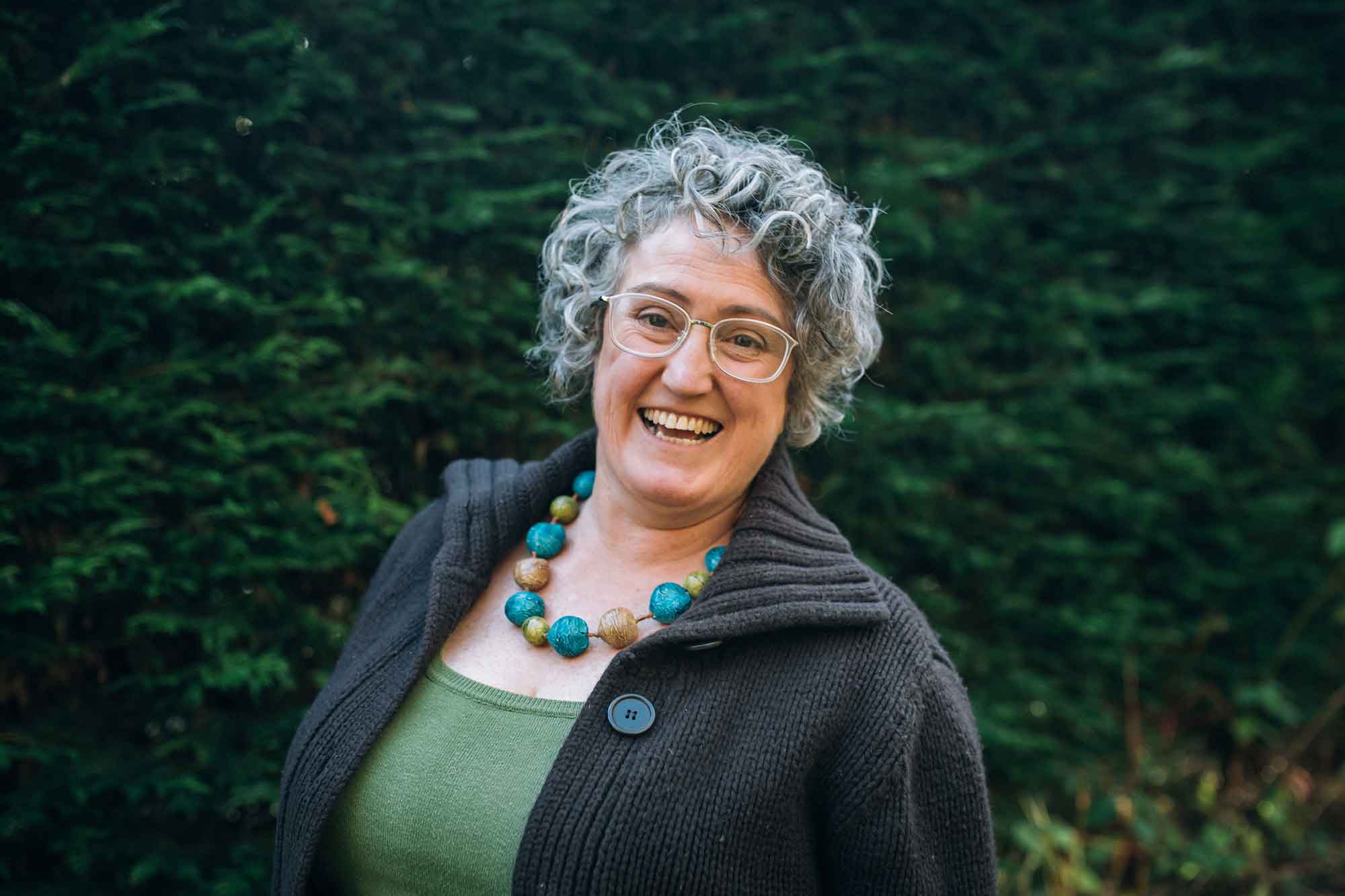 Flying Smiles – the dental hygienist offering treatments in back gardens