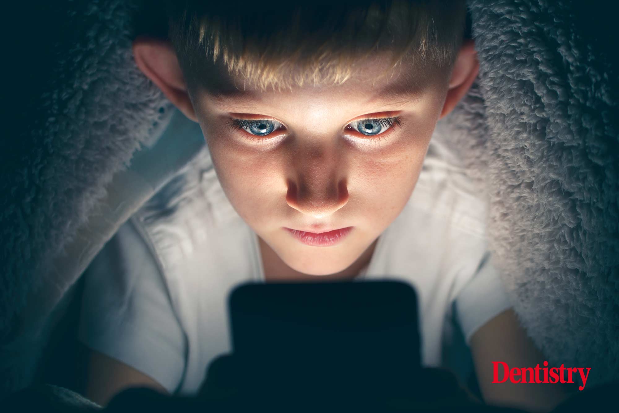 A new study has revealed that internet addiction has an indirect link to dental caries in students.