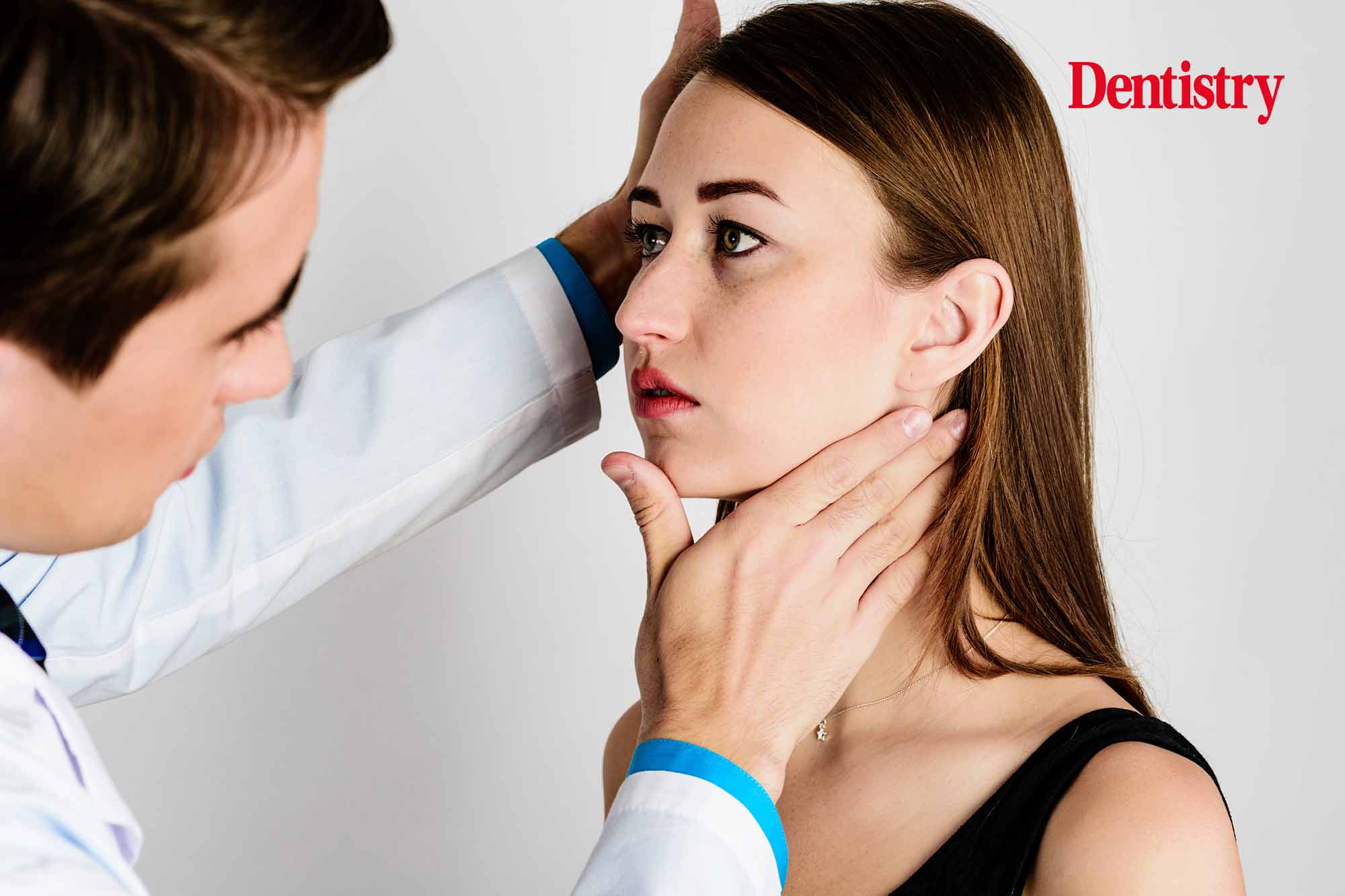 Mid-life structural jawbone changes may signal women’s subsequent height loss